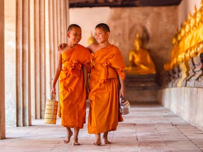Nepal Singlereisen: Begegnungen mit buddhistischen Novizen in den Tempelanlagen von Kathmandu