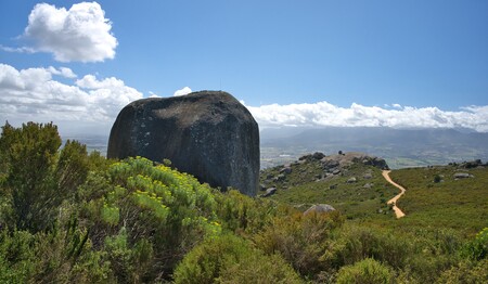 Die imposanten Granitkuppen des Paarl Rock während der Südafrika Gruppenreise für Singles & Alleinreisende.