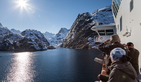 Genießen Sie mit Hurtigruten eine unvergessliche Seereise mit anderen Alleinreisenden. Buchen bei singlereisen.de