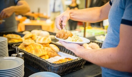 Blick auf das Frühstücksbuffet im Fenicius Charme Hotel