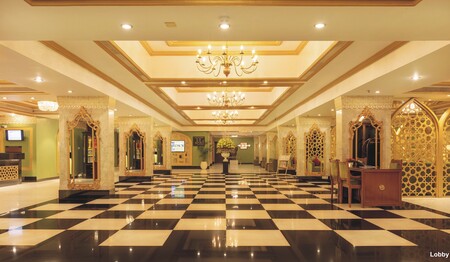 Clarks Shiraz Empfangshalle im Singleurlaub Indien & Nepal für Singles & Alleinreisende