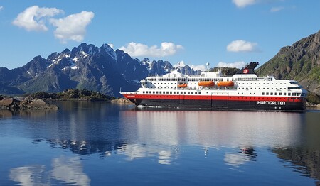 Genießen Sie mit Hurtigruten eine unvergessliche Seereise mit anderen Alleinreisenden. Buchen bei singlereisen.de