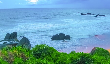 Singlereise Sri Lanka: Meer und Brandung an der Westküste für Singles & Alleinreisende.