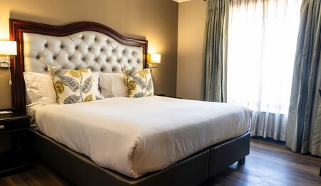 Großes Doppelbett im Premier Hotel Cape Town für Singles & Alleinreisende buchen bei singlereisen.de