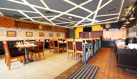 Pinnacle by click Hotels Restaurant im Singleurlaub Indien & Nepal für Singles & Alleinreisende