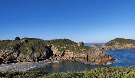 Blick auf die baskische Küste in Nordspanien im Singleurlaub Spanien