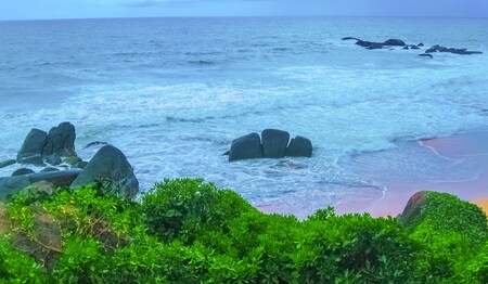 Singlereise Sri Lanka: Meer und Brandung an der Westküste für Singles & Alleinreisende.