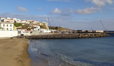 Strand von Angra do Heroismo auf Terceira im Singleurlaub Azoren