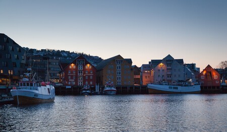 Erleben Sie mit Hurtigruten eine Seereise mit anderen Alleinreisende. Buchen bei singlereisen.de