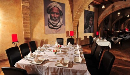 Singlereisen Marokko: Riad Dar L’oussia Essaouira Hauptrestaurant für Singles & Alleinreisende.