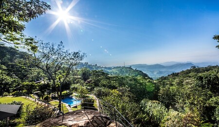 Melheim Haputale und Pool eingebettet in die Berglandschaft für Singles & Alleinreisende