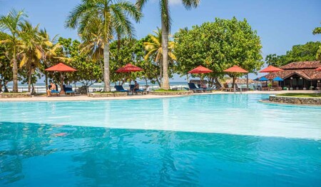 Pool zur Erholung im The Palms auf Ihrer Singlereise in Sri Lanka