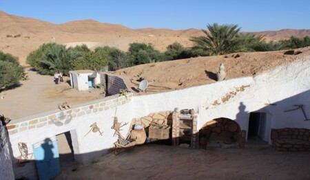Entdecken Sie in Tunesien die Faszination der Wüste beim Kameltrekking in der Sahara mit singlereisen.de.