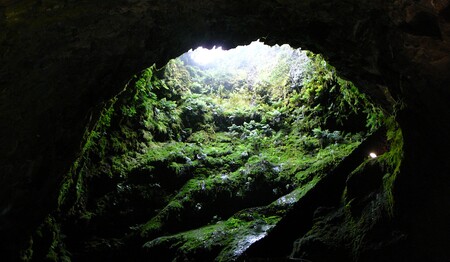 Vulkanschlot Algar do Carvão auf Terceira – Singlereise Azoren