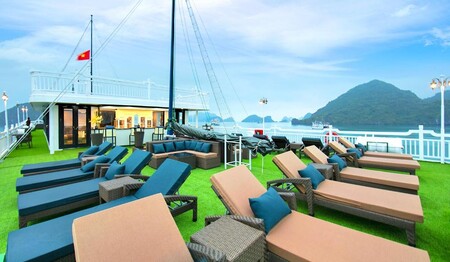 Deck auf der Le Journay Luxury Cruise auf Ihrer Rundreise Vietnam & Kambodscha für Singles & Alleinreisende