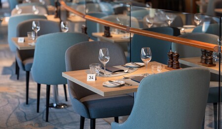 Stilvolles Restaurant-Ambiente für frische regionale Speisen auf Singlereisen