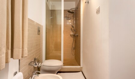 Occidental Paradise Badezimmer Dusche Beispiel für Singles & Alleinreisende in Dambulla