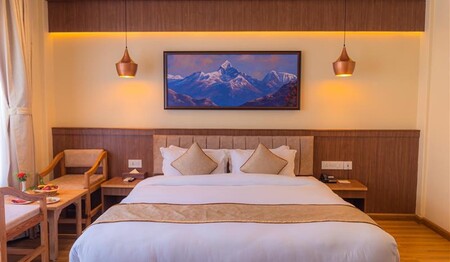 Doppelzimmer Deluxe im HotelTemple Himalaya Nepal auf Ihrer Rundreise Indien & Nepal
