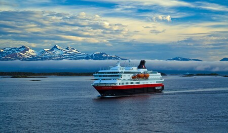 Genießen Sie mit Hurtigruten eine Seereise mit anderen Alleinreisende. Buchen bei singlereisen.de