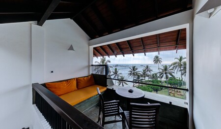 Hikka Tranz Superior Zimmer Balkon mit Meerblick für Singles & Alleinreisende