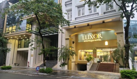 Außenansicht vom Luxor Boutique Hotel auf Ihrer Rundreise Vietnam & Kambodscha für Singles & Alleinreisende