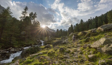 Wandern in der Tiroler Bergwelt für Singles buchen bei singlereisen.de