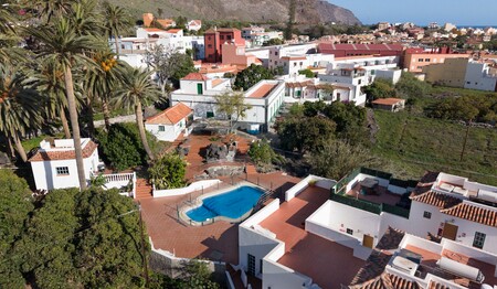 Entspannung für Singles & Alleinreisende: Poolanlage der Apartamentos Aurora im Valle Gran Rey.