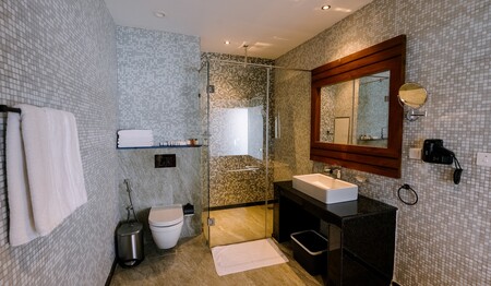 Earl’s Regent Badezimmer für Singles & Alleinreisende in Negombo