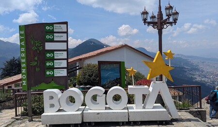 Singlereise Kolumbien: Aussichtspunkt Monserrate mit Blick über Bogota.