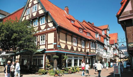 Singleurlaub mit Gleichgesinnten in Celle buchen bei singlereisen.de